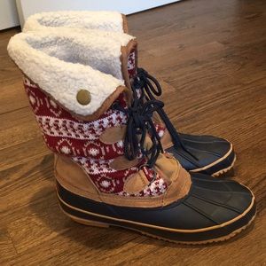 Snow boots